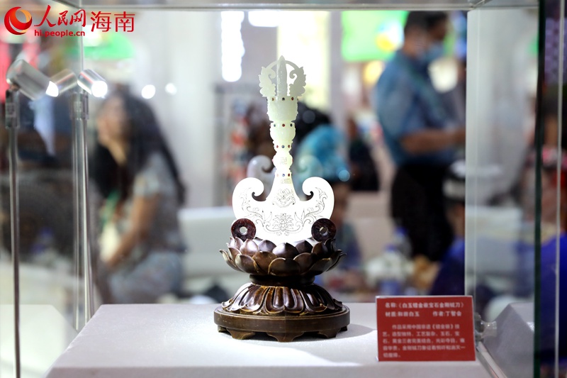 新疆館展出的和田玉。 人民網 孟凡盛攝